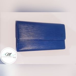 Authentic LOUIS VUITTON. Pochette Port Monet Credy Epi